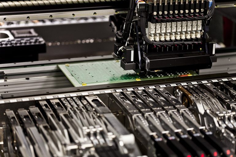 Silicone là chất cách điện được sử dụng trong các thiết bị điện tử