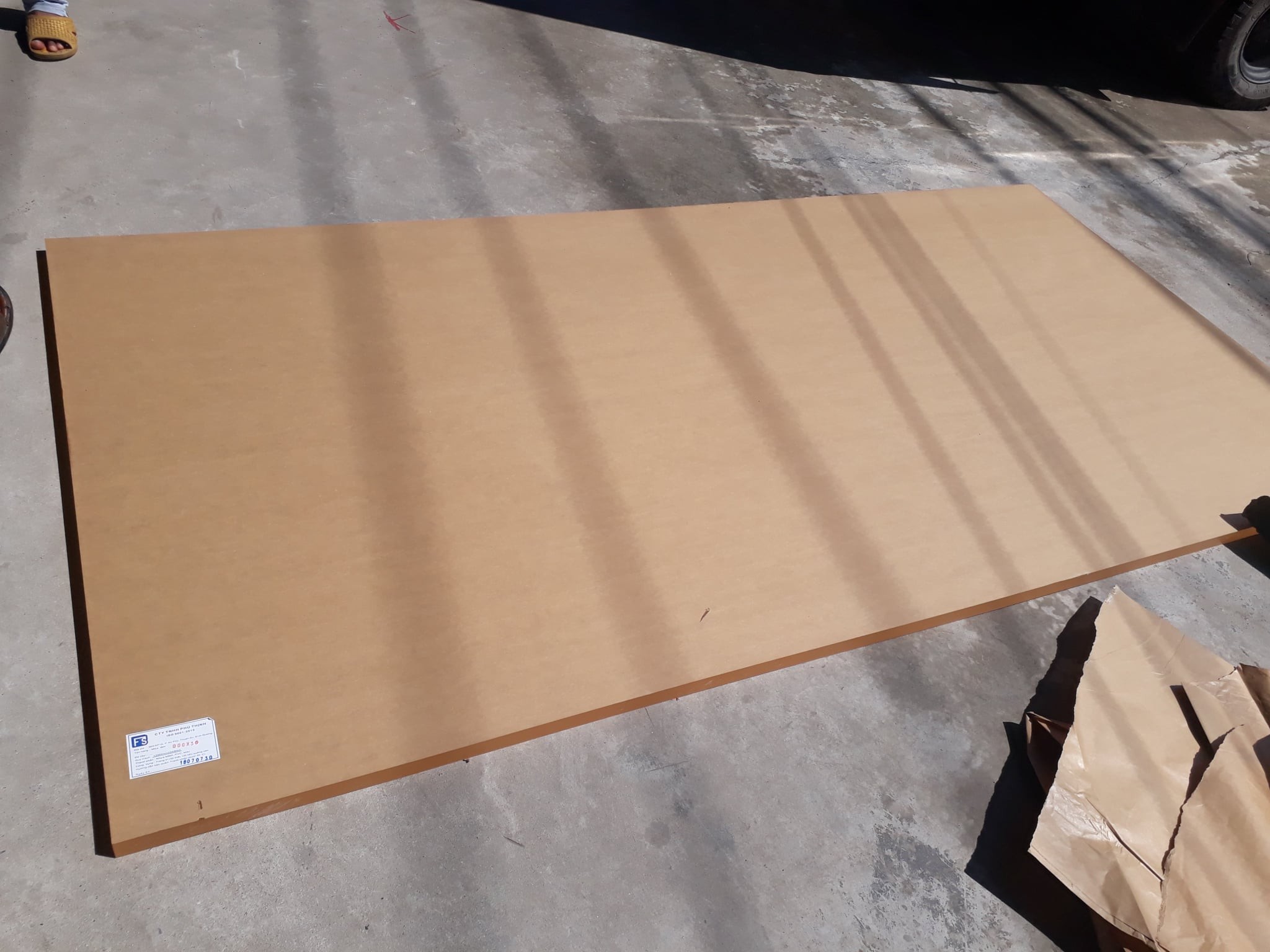 tấm nhựa mica là gì