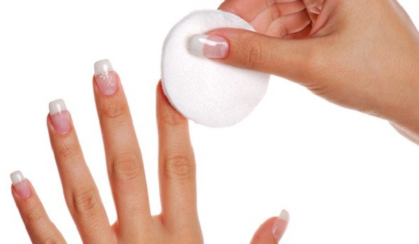dung môi Acetone dùng để rửa móng tay