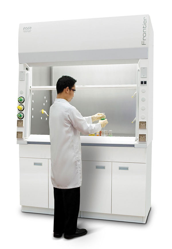 Tủ hút khí độc dùng hút khí độc hại khi tiến hành thí nghiệm