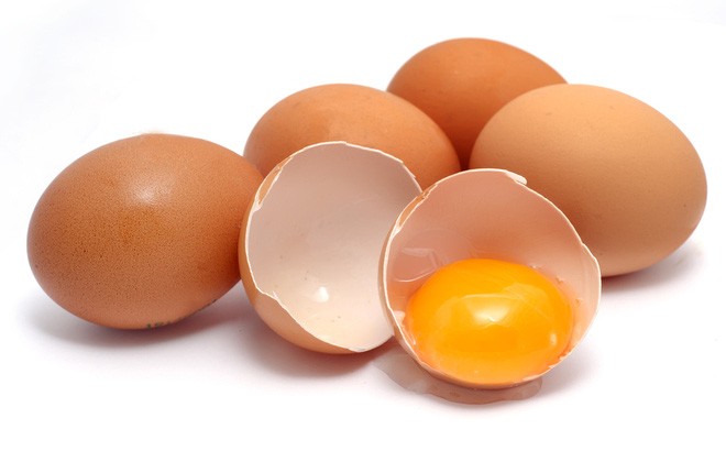 Tách đôi quả trứng