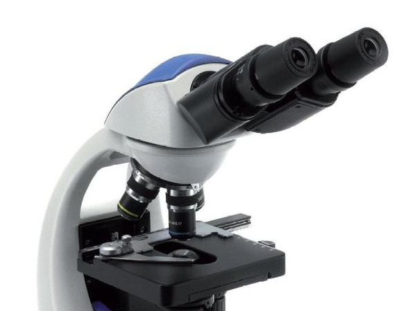 Thiết kế của kính hiển vi 2 mắt B-192 Optika giúp người vận hành có tư thế thoải mái