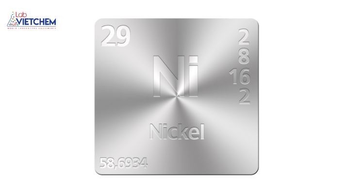 Niken là kim loại có màu trắng bạc