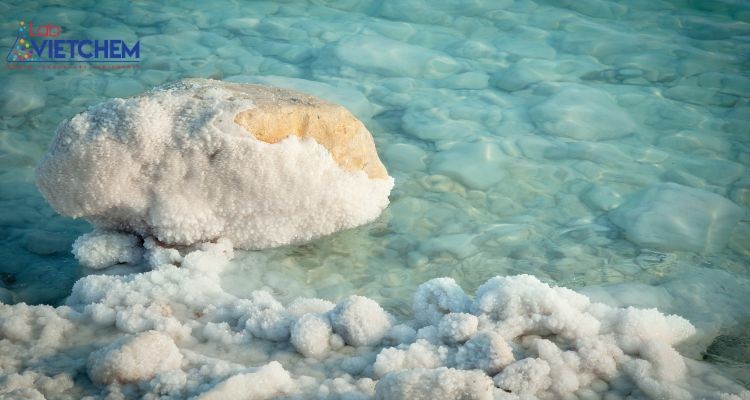 Nồng độ muối trong nước biển có giá trị là bao nhiêu?